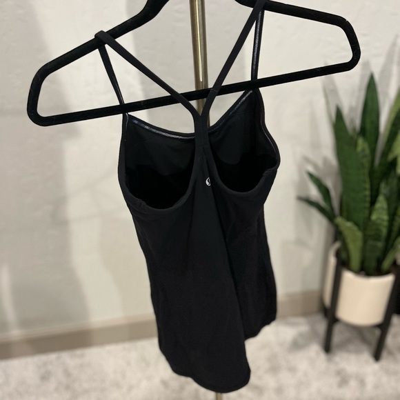 Lululemon Power Y Tank | Size 2 | Black | Shelf Bra | Only Worn Once! - Picture 2 of 4